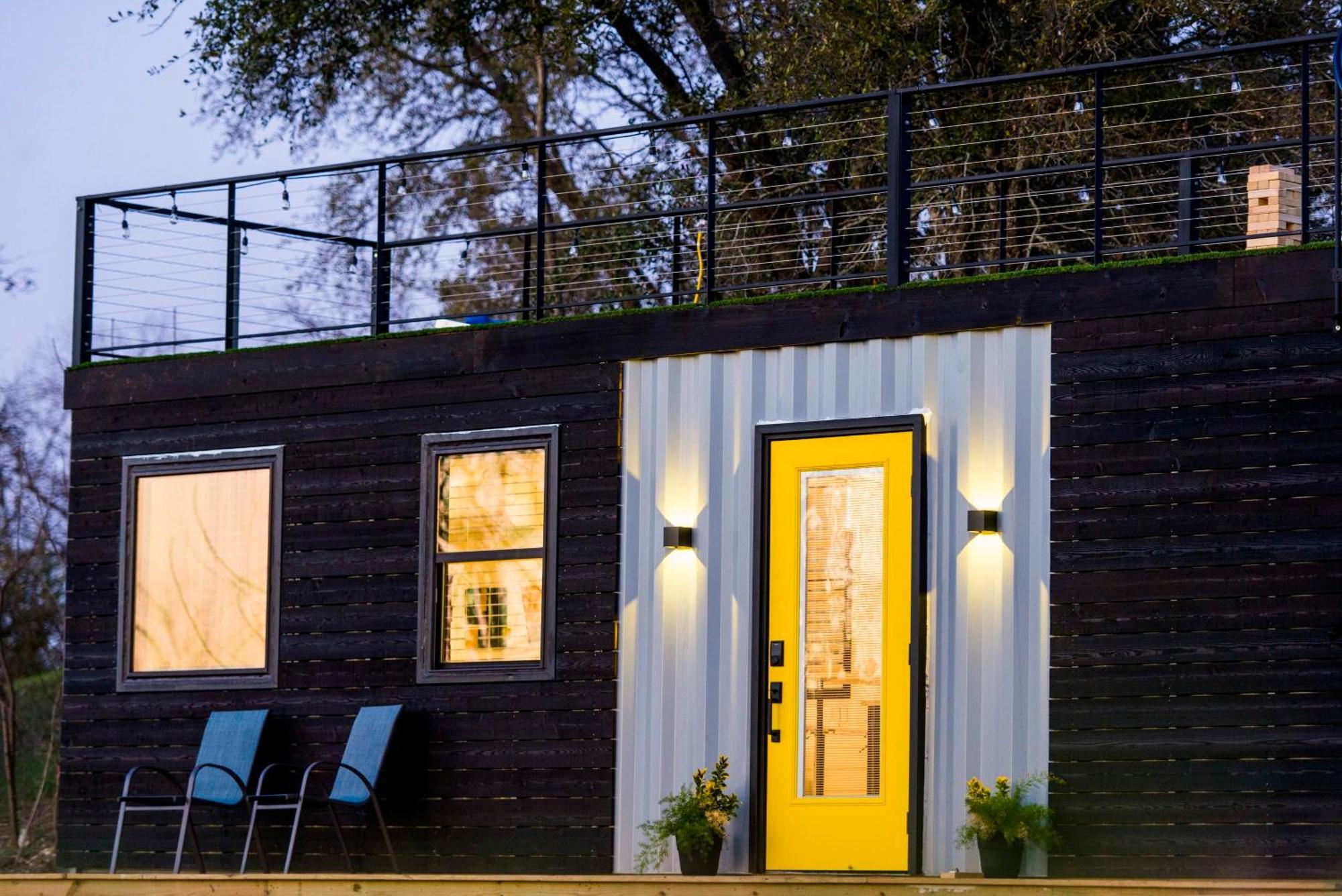 The Zephyr Modern Luxe Container Home Bellmead Εξωτερικό φωτογραφία