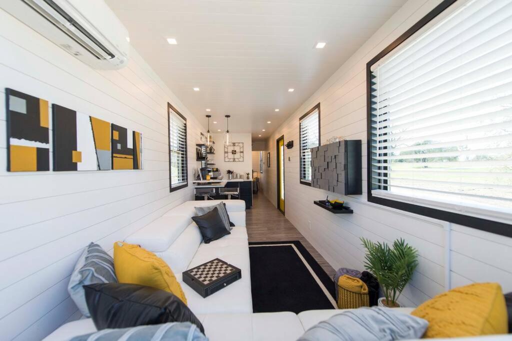 The Zephyr Modern Luxe Container Home Bellmead Εξωτερικό φωτογραφία