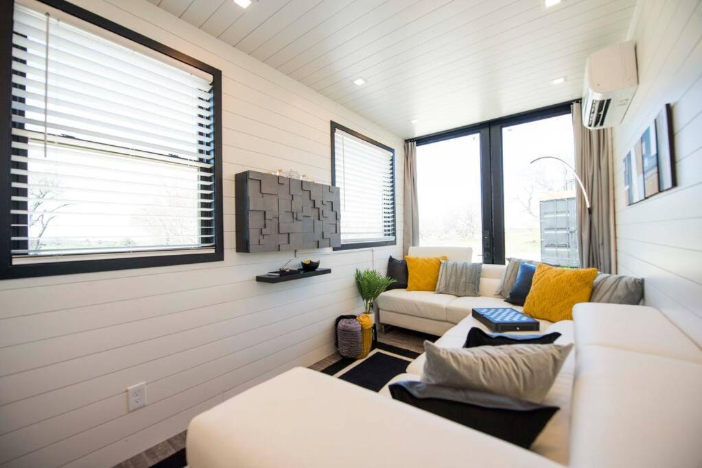 The Zephyr Modern Luxe Container Home Bellmead Εξωτερικό φωτογραφία
